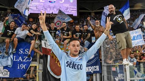 Alessandro Murgia festeggia un gol