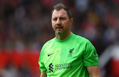 Jerzy Dudek che para un rigore