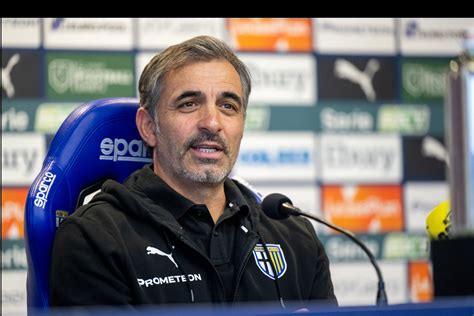 Fabio Pecchia durante una partita come allenatore