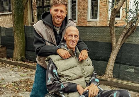 Targa commemorativa dei trofei vinti da Achille Polonara