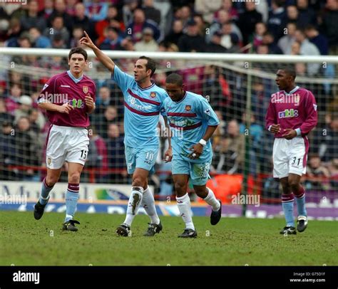Paolo Di Canio in azione durante una partita del West Ham