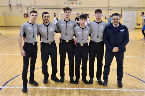 Giovani arbitri basket