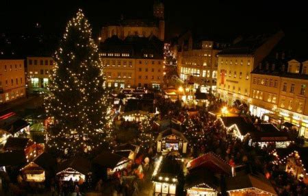 Mercatino di Natale di Dortmund con l'albero addobbato